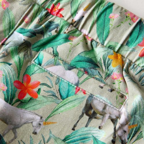 Világos keki gyerekrövidnadrág húzózsinórral 116