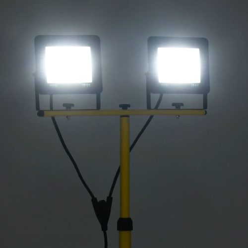  hideg fehér fényű háromlábú LED-es reflektor 2 x 50 W
