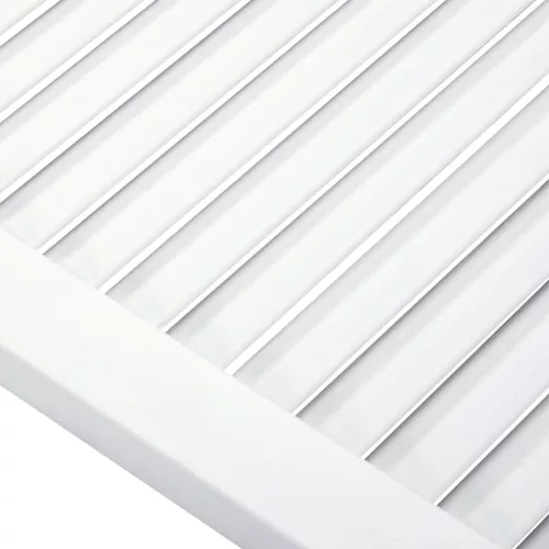  2 db fehér tömör fenyőfa lamellás szekrényajtó 69 x 59,4 cm