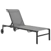  2 db textilén és acél napozóágy asztallal