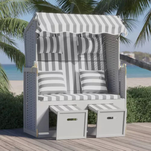  szürke-fehér polyrattan és tömör fa strandszék párnákkal