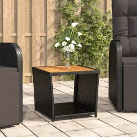    fekete polyrattan és tömör akácfa teázóasztal fa asztallappal