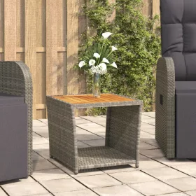    szürke polyrattan és tömör akácfa teázóasztal fa asztallappal