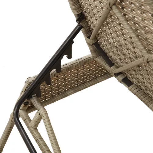  2 db világosszürke polyrattan napozóágy párnával