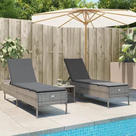  2 db világosszürke polyrattan napozóágy párnával