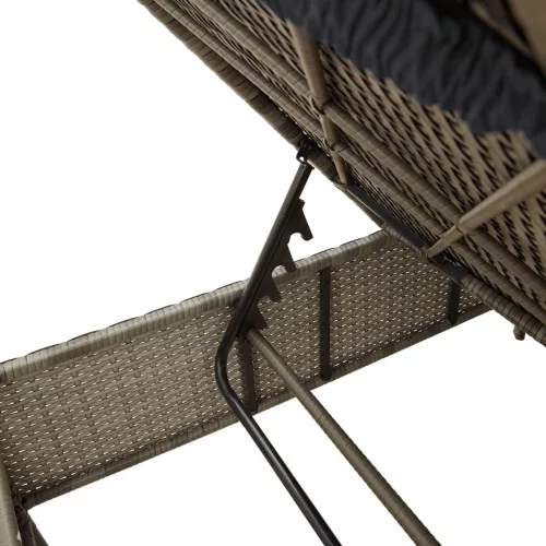  2 db világosszürke polyrattan napozóágy párnával