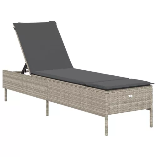  2 db világosszürke polyrattan napozóágy párnával