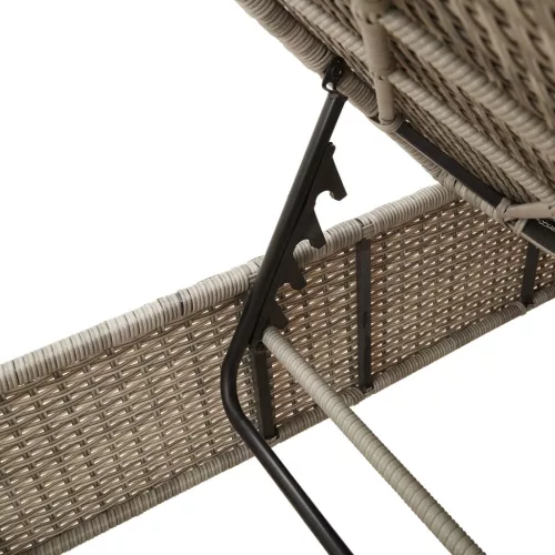  2 db világosszürke polyrattan napozóágy párnával