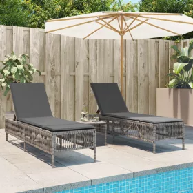  2 db világosszürke polyrattan napozóágy párnával