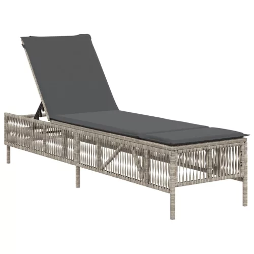  2 db világosszürke polyrattan napozóágy párnával