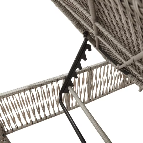  2 db világosszürke polyrattan napozóágy párnával