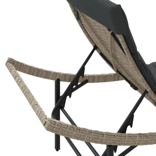  2 db világosszürke polyrattan napozóágy párnával