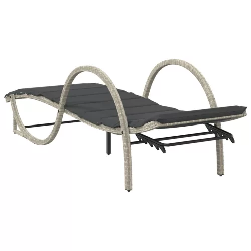  2 db világosszürke polyrattan napozóágy párnával