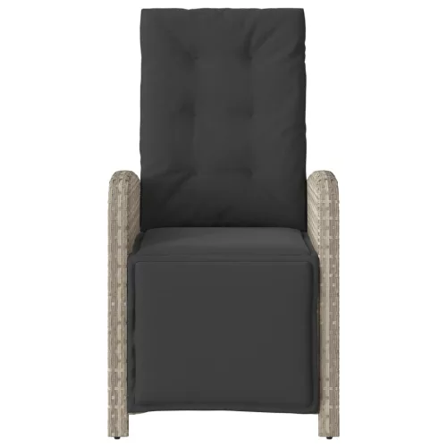  2 db világosszürke polyrattan dönthető kerti szék lábtartóval