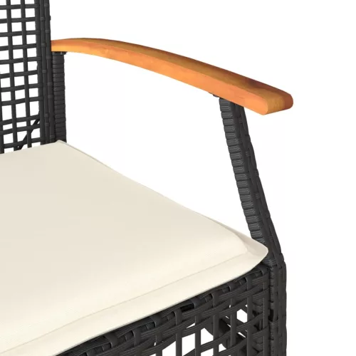  2 db fekete polyrattan és akácfa kerti szék párnákkal