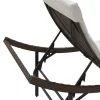  2 db barna polyrattan napozóágy asztallal