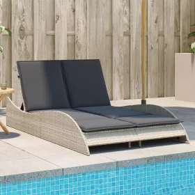    világosszürke polyrattan napozóágy párnákkal 114x205x73 cm