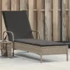  világosszürke polyrattan napozóágy kerekekkel és párnával
