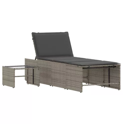  2 db szürke polyrattan napozóágy asztallal
