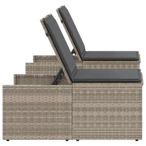  2 db világosszürke polyrattan napozóágy asztallal