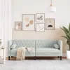 3 személyes világoszöld bársony Chesterfield kanapé párnákkal