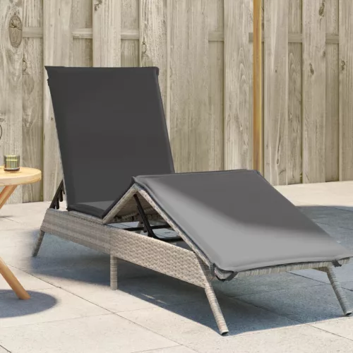  világosszürke polyrattan napozóágy párnával