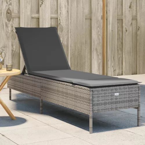  szürke polyrattan napozóágy párnával
