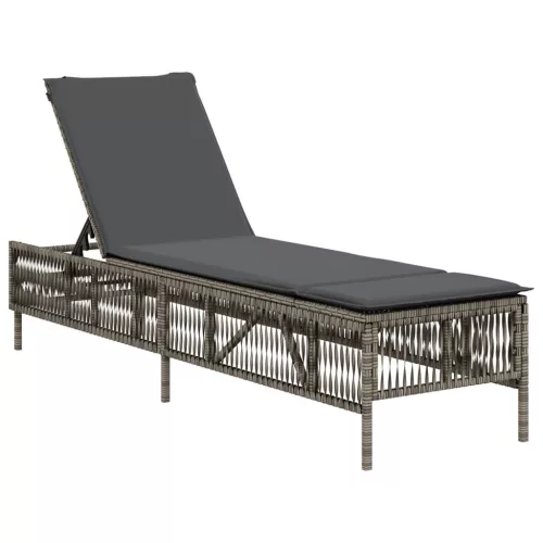  szürke polyrattan napozóágy párnával