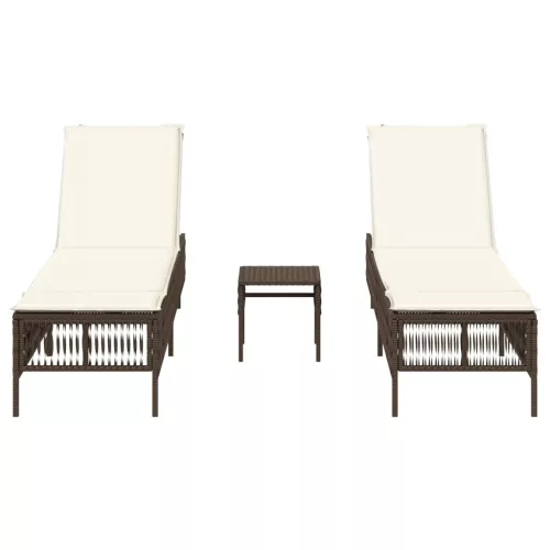  2 db barna polyrattan napozóágy asztallal