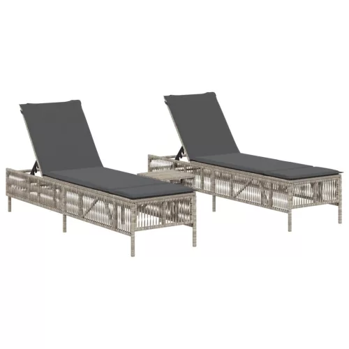  2 db világosszürke polyrattan napozóágy asztallal