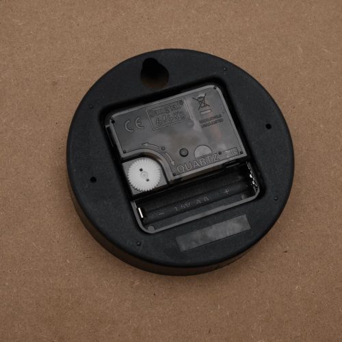  sárga falióra világító óramutatókkal és órajelzőkkel Ø30 cm