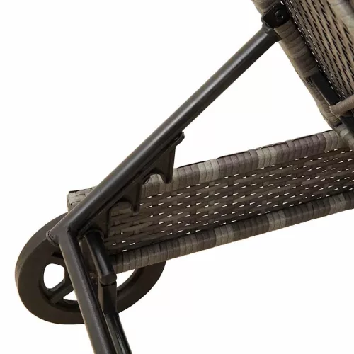  szürke polyrattan napozóágy kerekekkel és párnával