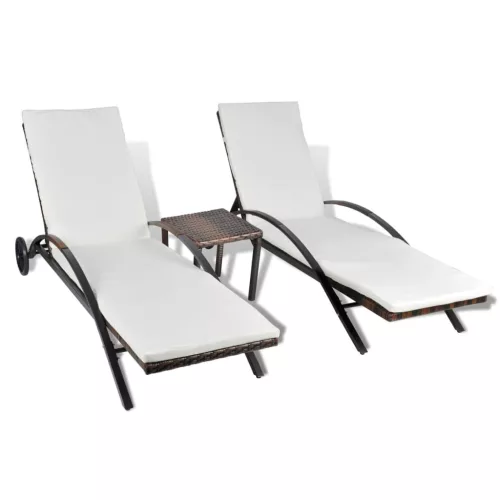  barna polyrattan napozóágyak asztallal