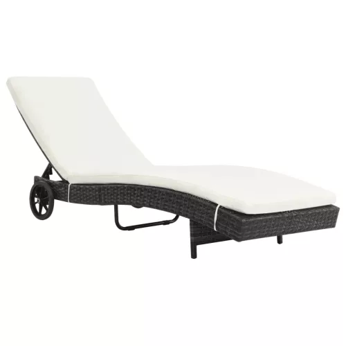 fekete polyrattan napozóágy párnával és kerekekkel