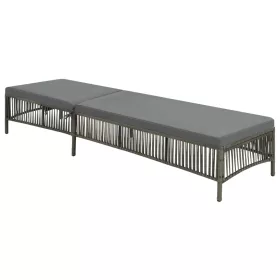  szürke polyrattan napozóágy párnával