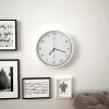  fehér színű rádióvezérelt falióra kvarcszerkezettel 31 cm